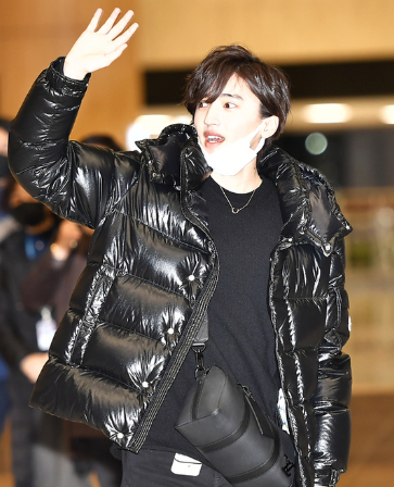 空港に訪れた韓国のファンに手を振る道枝駿佑くん
